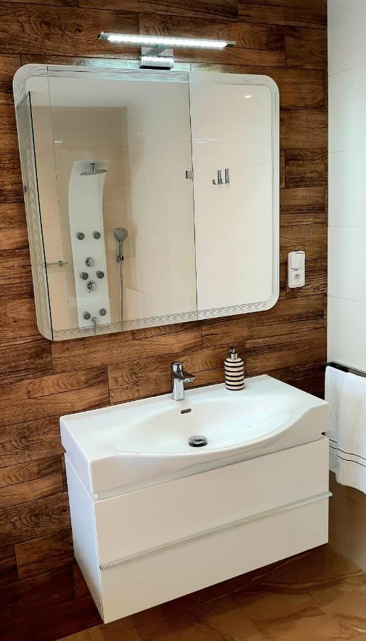 Nobless Apartments Holedna ברנו מראה חיצוני תמונה