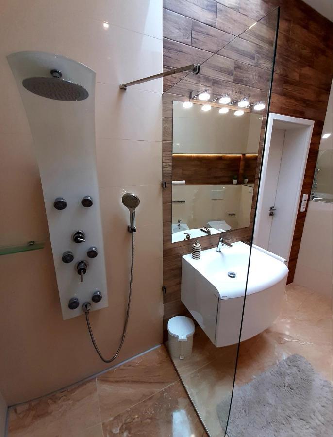 Nobless Apartments Holedna ברנו מראה חיצוני תמונה